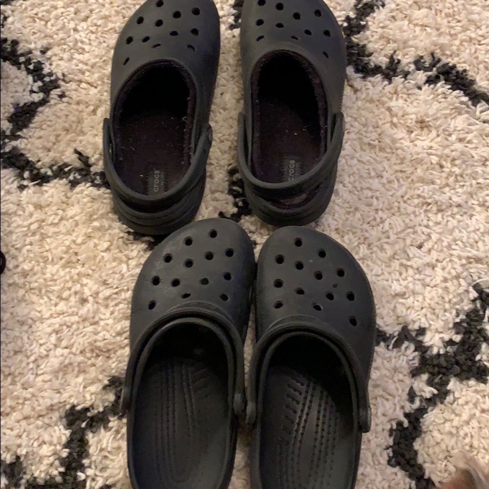 2 pairs of crocs